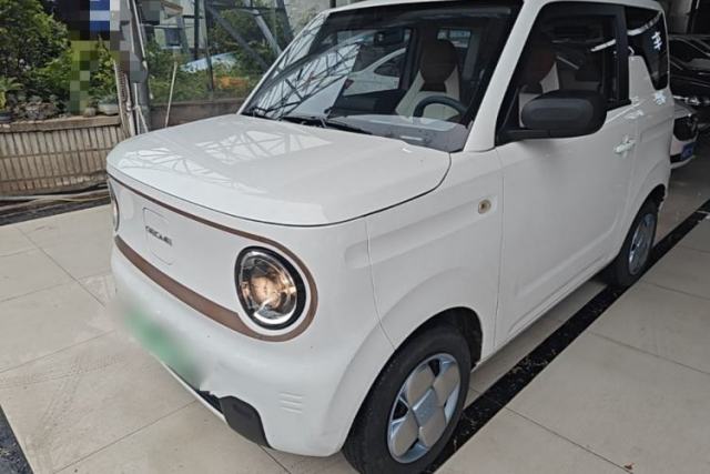 Used Geely Galaxy Panda 2023 Panda Mini 200km Little Yellow Duck Limited Edition — Happy as Can Be