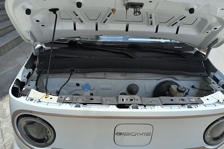 Used Geely Galaxy Panda 2023 Panda Mini 200km Endurance Bear Engine Bay