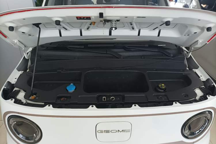 Used Geely Galaxy Panda 2023 Panda Mini 200km Endurance Bear Engine Bay