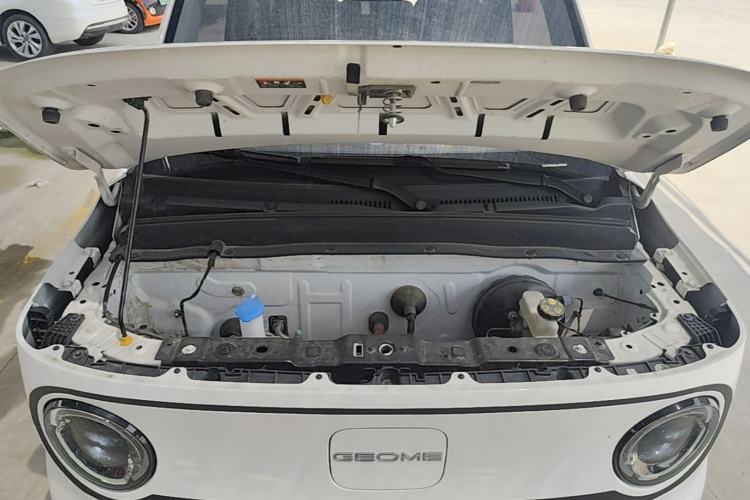 Used Geely Galaxy Panda 2023 Panda Mini 120km Super Cute Bear Engine Bay