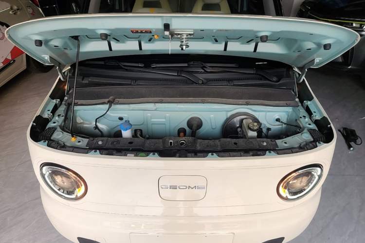 Used Geely Galaxy Panda 2023 Panda Mini 200km Endurance Bear Engine Bay