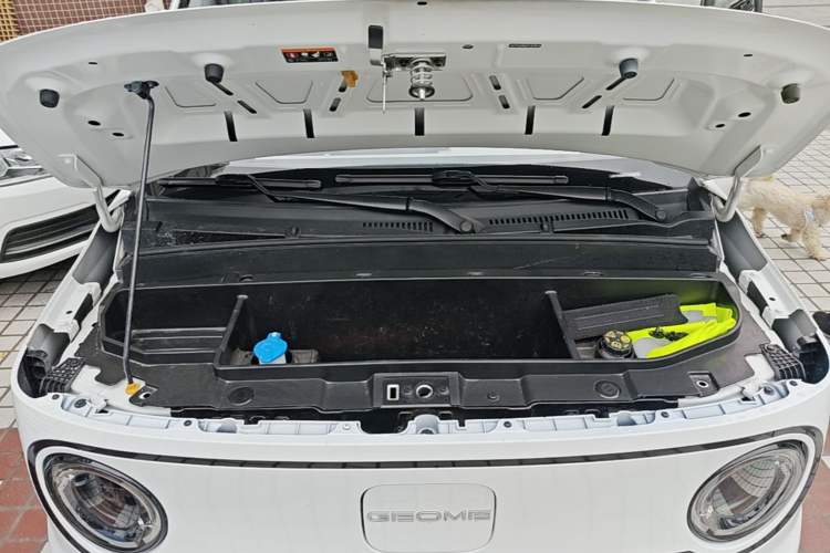 Used Geely Galaxy Panda 2023 Panda Mini 200km Endurance Bear Engine Bay
