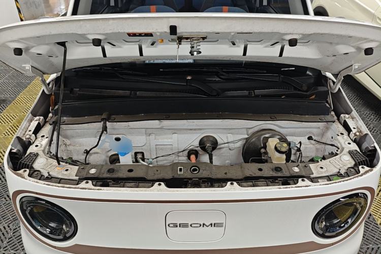 Used Geely Galaxy Panda 2023 Panda Mini 200km Endurance Bear Engine Bay