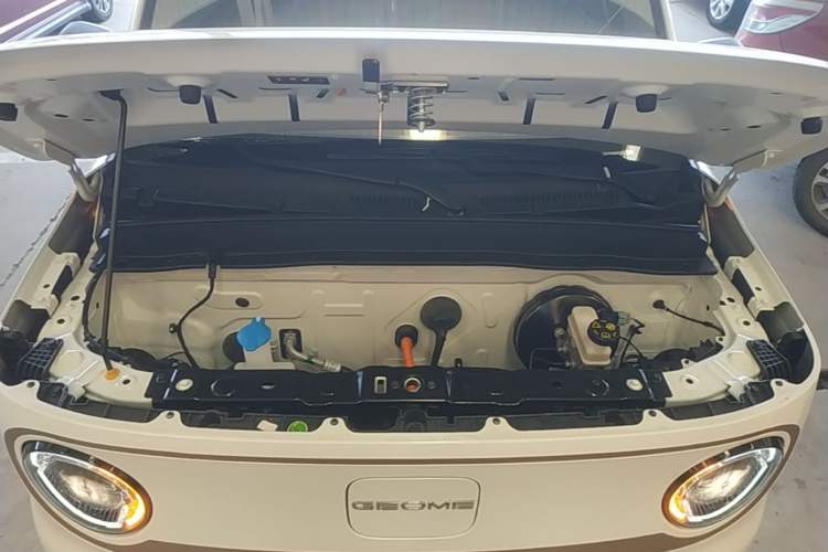 Used Geely Galaxy Panda 2023 Panda Mini 200km Endurance Bear Engine Bay