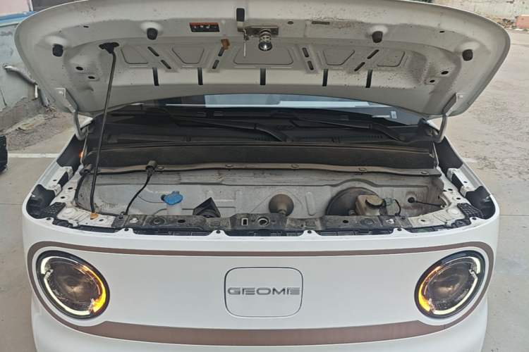 Used Geely Galaxy Panda 2023 Panda Mini 200km Endurance Bear Engine Bay
