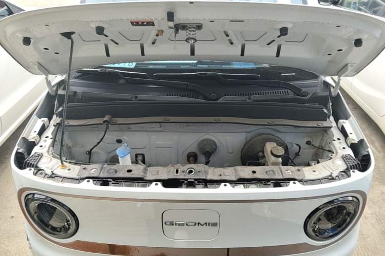 Used Geely Galaxy Panda 2023 Panda Mini 200km Endurance Bear Engine Bay