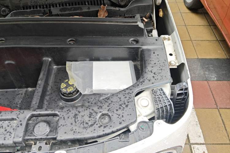 Used Geely Galaxy Panda 2023 Panda Mini 200km Endurance Bear Engine Bay Left