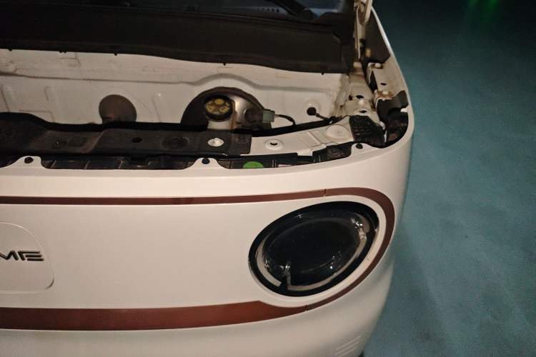 Used Geely Galaxy Panda 2023 Panda Mini 200km Endurance Bear Engine Bay Left