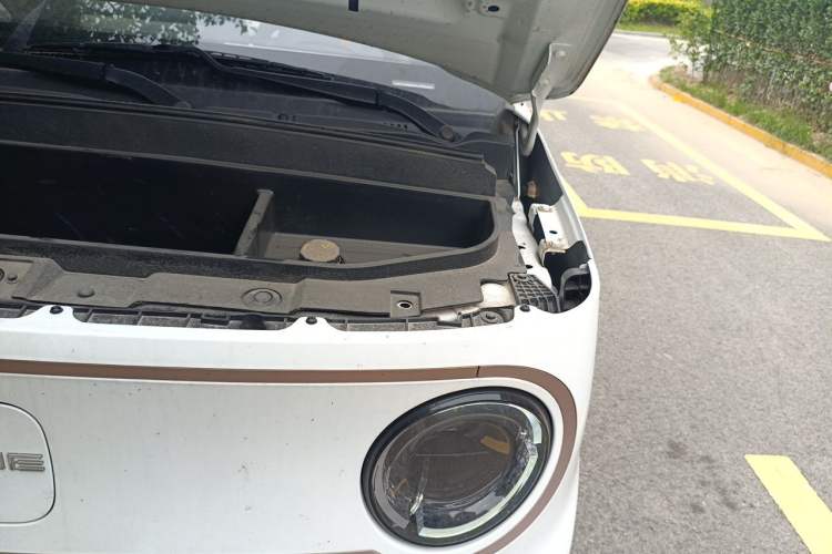 Used Geely Galaxy Panda 2023 Panda Mini 200km Endurance Bear Engine Bay Left
