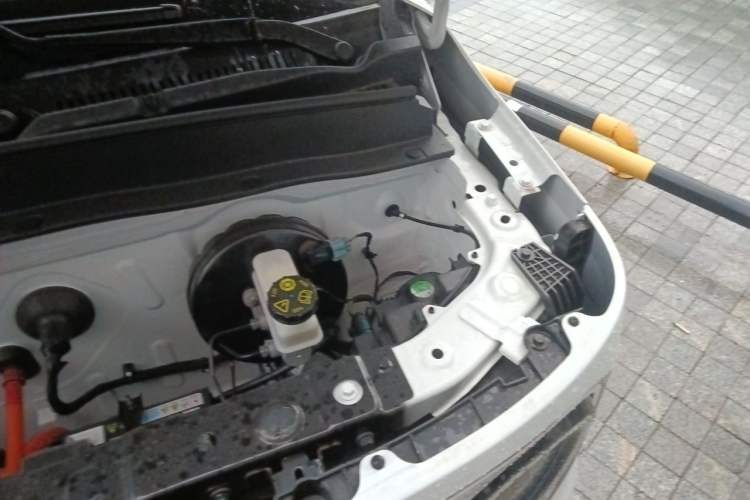 Used Geely Galaxy Panda 2023 Panda Mini 120km Cute Bear Engine Bay Left