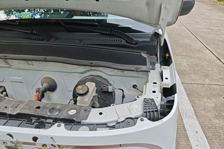 Used Geely Galaxy Panda 2023 Panda Mini 200km Endurance Bear Engine Bay Left