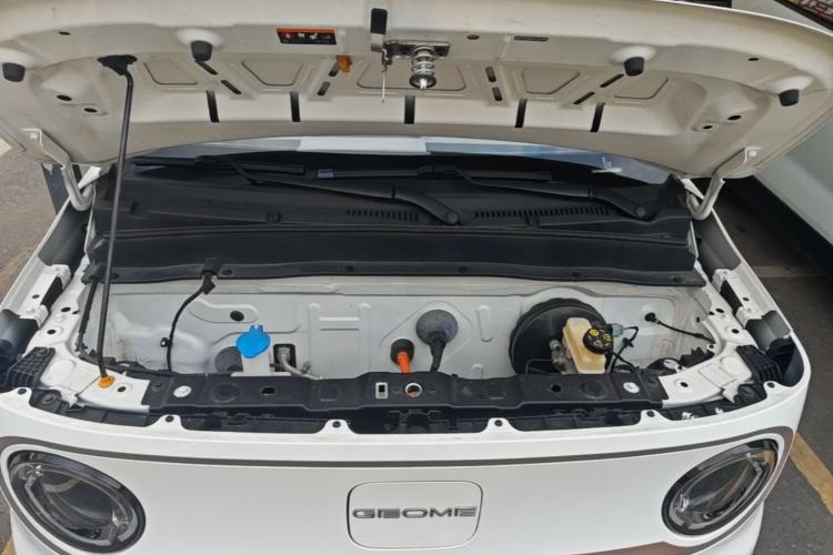 Used Geely Galaxy Panda 2023 Panda Mini 200km Endurance Bear Engine Bay