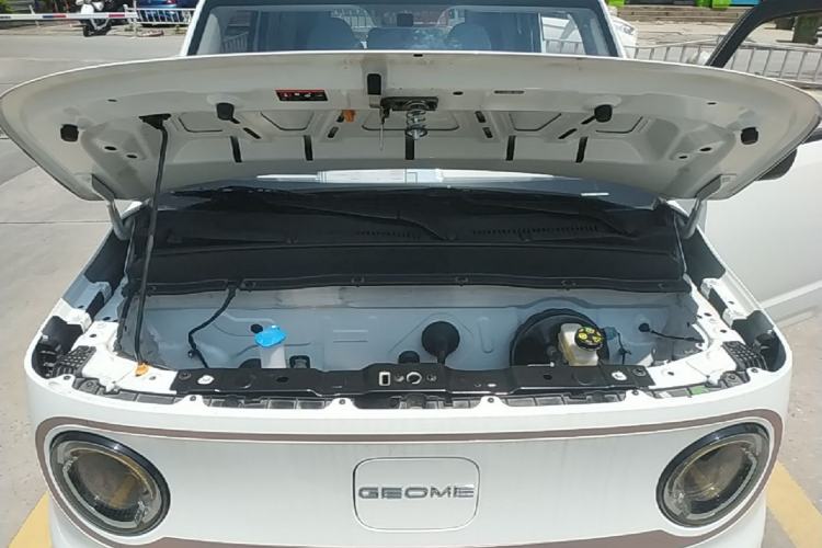 Used Geely Galaxy Panda 2023 Panda Mini 200km Endurance Bear Engine Bay