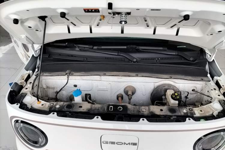 Used Geely Galaxy Panda 2023 Panda Mini 200km Endurance Bear Engine Bay