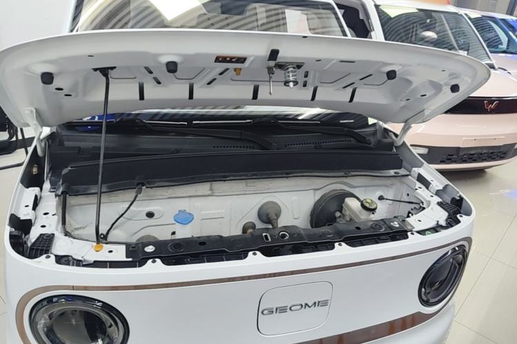 Used Geely Galaxy Panda 2023 Panda Mini 200km Endurance Bear Engine Bay
