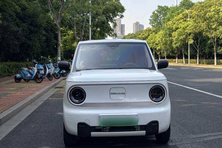 Used Geely Galaxy Panda 2023 Panda Mini 200km Endurance Bear Exterior 1