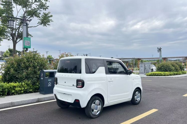 Used Geely Galaxy Panda 2023 Panda Mini 200km Endurance Bear Exterior 1