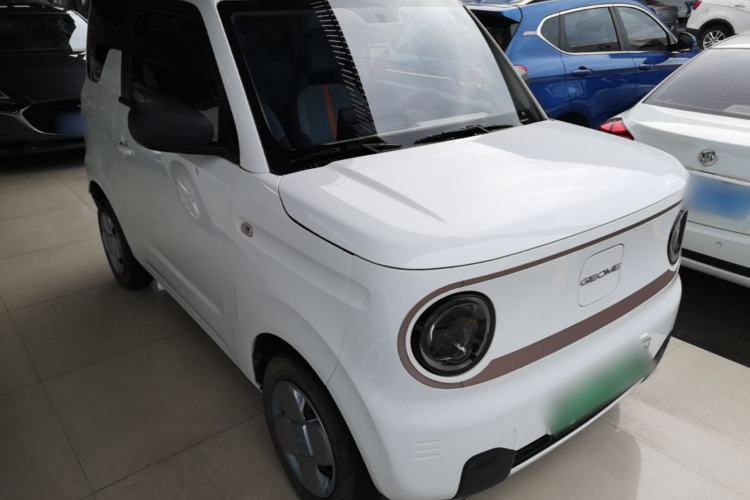 Used Geely Galaxy Panda 2023 Panda Mini 120km Super Cute Bear Exterior 1