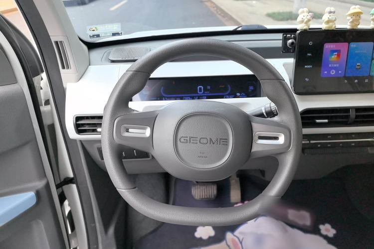 Used Geely Galaxy Panda 2023 Panda Mini 120km Super Cute Bear Exterior 11