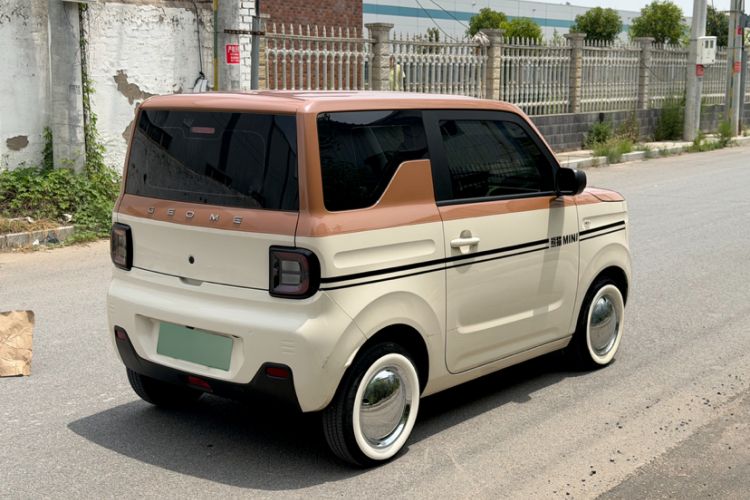 Used Geely Galaxy Panda 2023 Panda Mini 200km Endurance Bear Exterior 3