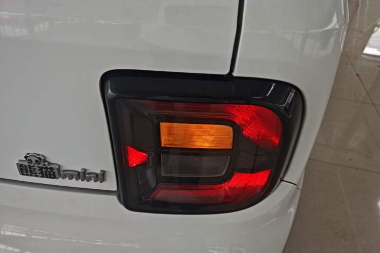 Used Geely Galaxy Panda 2023 Panda Mini 120km Super Cute Bear Exterior 3