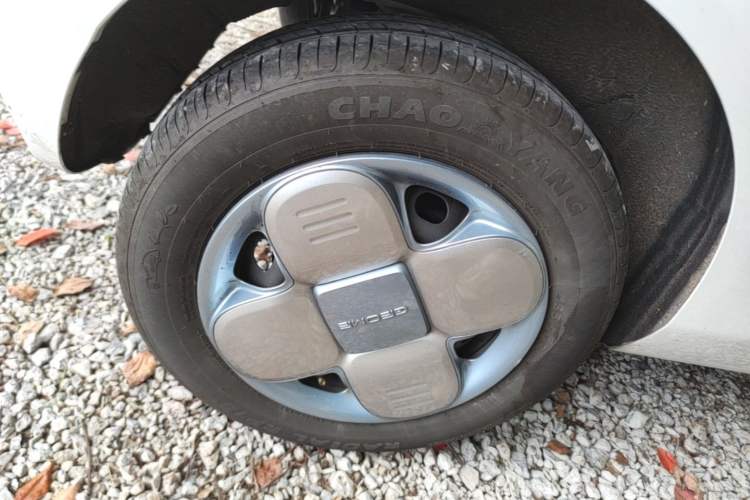 Used Geely Galaxy Panda 2023 Panda Mini 200km Endurance Bear Exterior 3