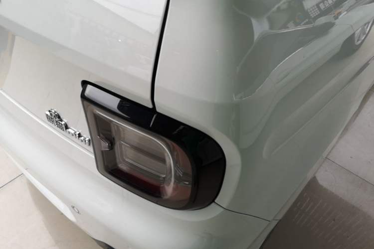 Used Geely Galaxy Panda 2023 Panda Mini 120km Super Cute Bear Exterior 3