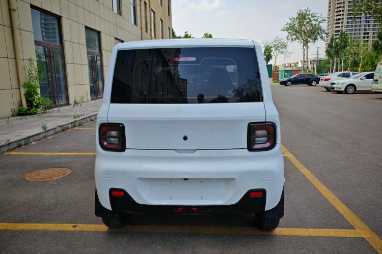 Used Geely Galaxy Panda 2023 Panda Mini 200km Endurance Bear Exterior 4