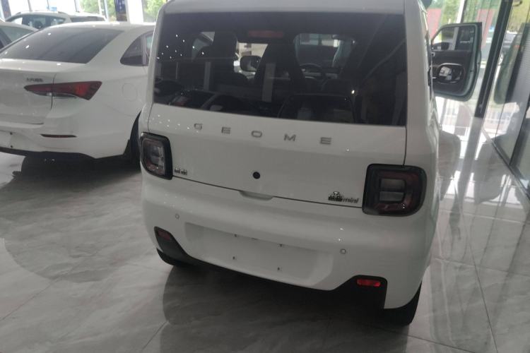 Used Geely Galaxy Panda 2023 Panda Mini 200km Endurance Bear Exterior 4