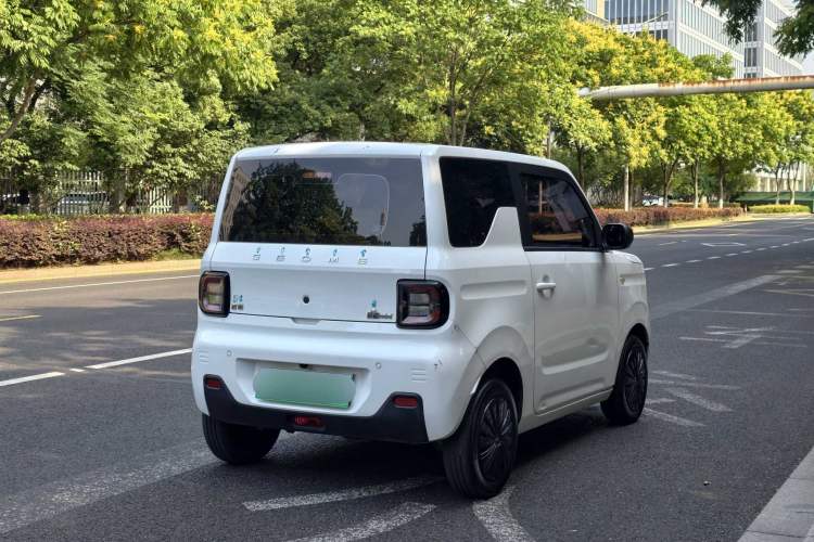 Used Geely Galaxy Panda 2023 Panda Mini 200km Endurance Bear Exterior 4