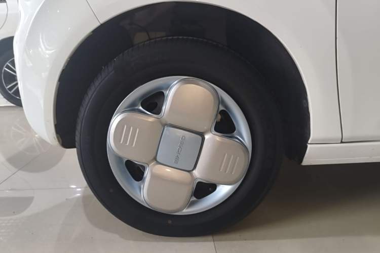 Used Geely Galaxy Panda 2023 Panda Mini 120km Cute Bear Exterior 4