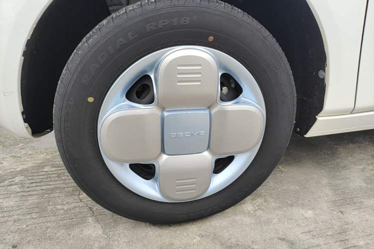 Used Geely Galaxy Panda 2023 Panda Mini 200km Endurance Bear Exterior 4