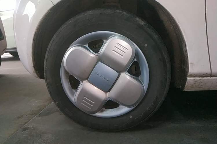 Used Geely Galaxy Panda 2023 Panda Mini 200km Endurance Bear Exterior 4