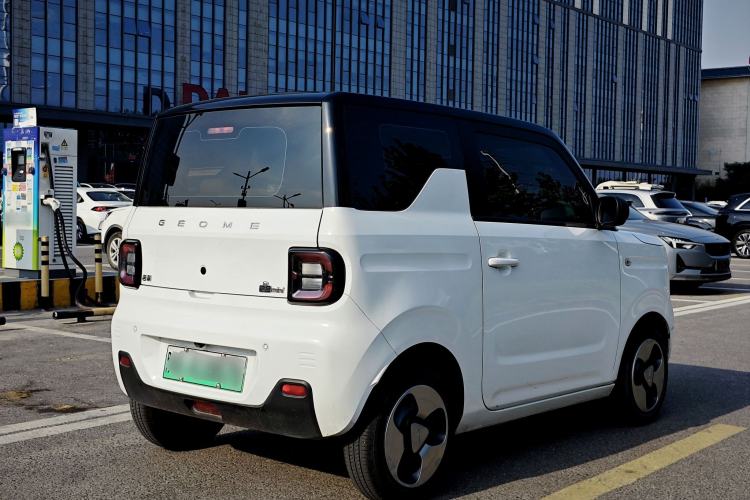 Used Geely Galaxy Panda 2023 Panda Mini New Year Edition Treasure Bear Exterior 4