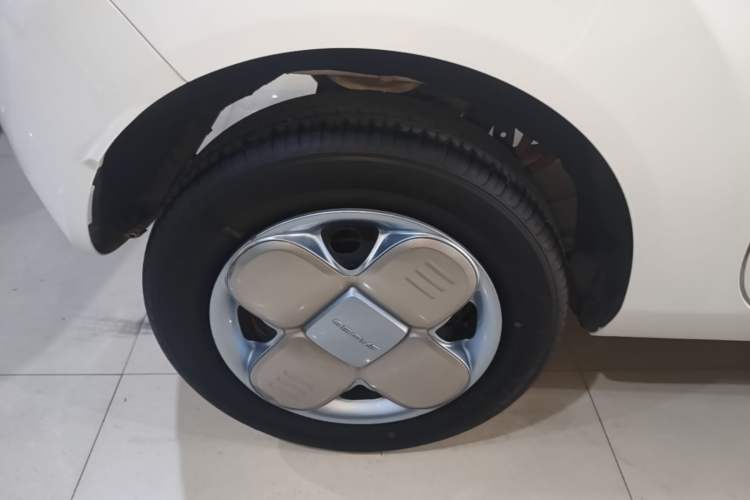 Used Geely Galaxy Panda 2023 Panda Mini 120km Cute Bear Exterior 5