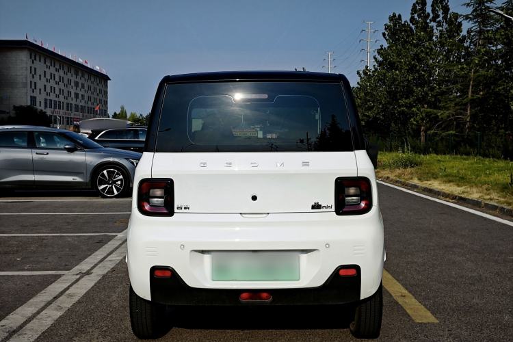 Used Geely Galaxy Panda 2023 Panda Mini New Year Edition Treasure Bear Exterior 5