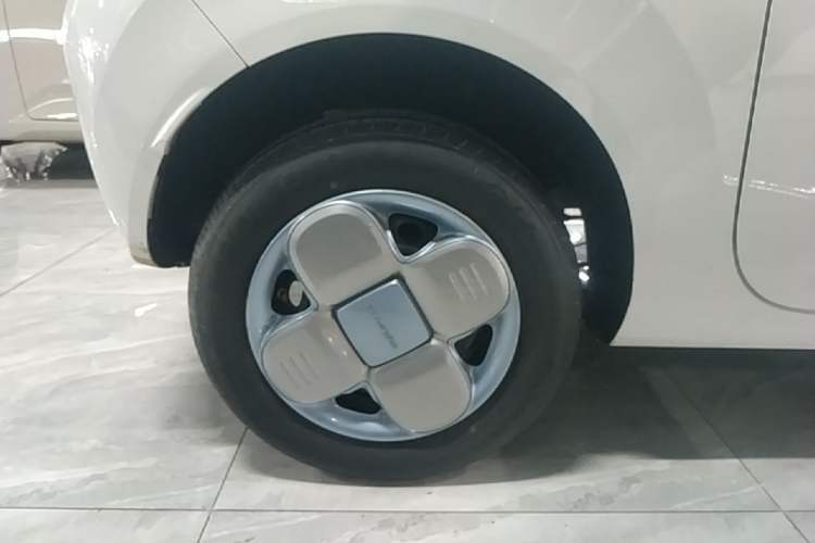 Used Geely Galaxy Panda 2023 Panda Mini 200km Endurance Bear Exterior 5