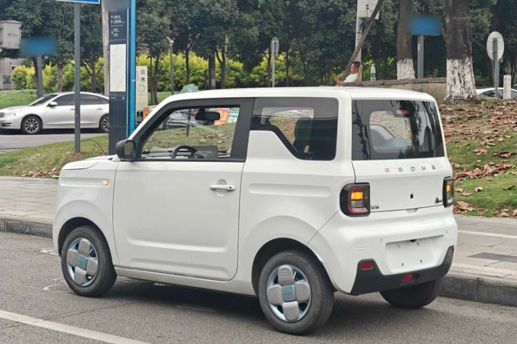 Used Geely Galaxy Panda 2023 Panda Mini 120km Cute Bear Exterior 6