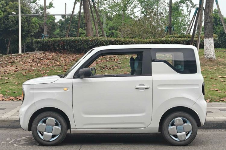 Used Geely Galaxy Panda 2023 Panda Mini 120km Cute Bear Exterior 7