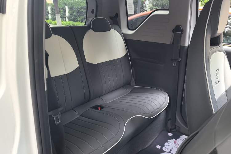 Used Geely Galaxy Panda 2023 Panda Mini 120km Super Cute Bear Exterior 9