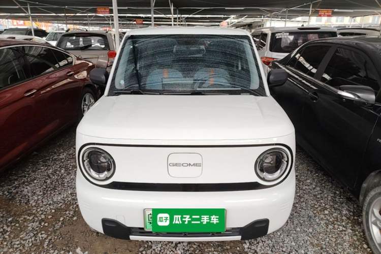 Used Geely Galaxy Panda 2023 Panda Mini 200km Little Yellow Duck Limited Edition — Happy as Can Be Front