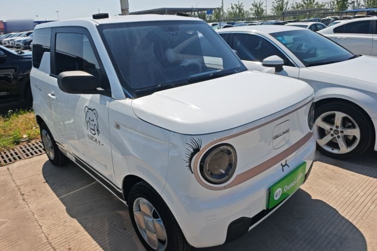 Used Geely Galaxy Panda 2023 Panda Mini 200km Endurance Bear Front Right 45 Deg