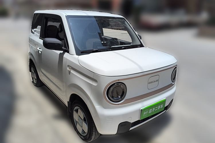 Used Geely Galaxy Panda 2023 Panda Mini 200km Endurance Bear Front Right 45 Deg
