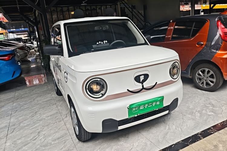 Used Geely Galaxy Panda 2023 Panda Mini 200km Endurance Bear Front Right 45 Deg
