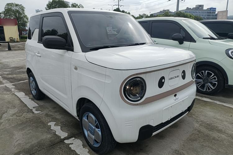 Used Geely Galaxy Panda 2023 Panda Mini 200km Endurance Bear Front Right 45 Deg
