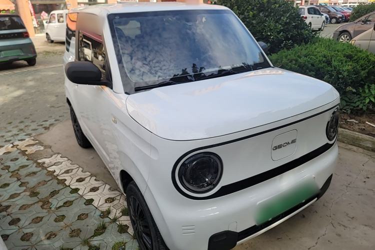 Used Geely Galaxy Panda 2023 Panda Mini 200km Endurance Bear Front Right 45 Deg