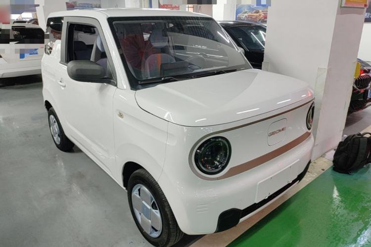 Used Geely Galaxy Panda 2023 Panda Mini 200km Endurance Bear Front Right 45 Deg