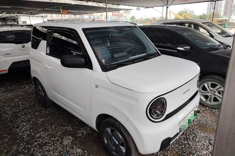 Used Geely Galaxy Panda 2023 Panda Mini 200km Little Yellow Duck Limited Edition — Happy as Can Be Front Right 45 Deg