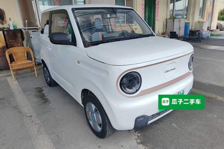 Used Geely Galaxy Panda 2023 Panda Mini 120km Super Cute Bear Front Right 45 Deg