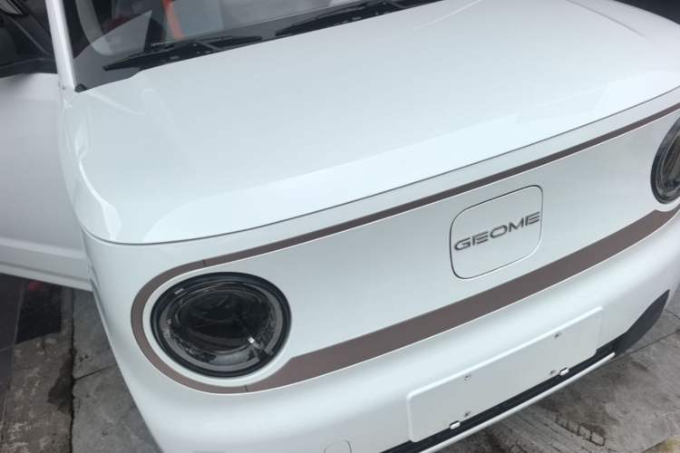 Used Geely Galaxy Panda 2023 Panda Mini 200km Endurance Bear Front Right 45 Deg